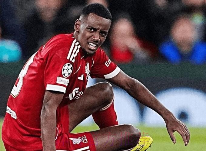 68分钟被换!利物浦1.5亿标王让斯洛特死心:5项数据挂零 评分6.5 68分钟被换!利物浦1.5亿标王让斯洛特死心:5项数据挂零 评分6.5